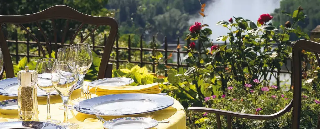 Best restaurants in Domme, France - L'esplanade | La Perle de Domme