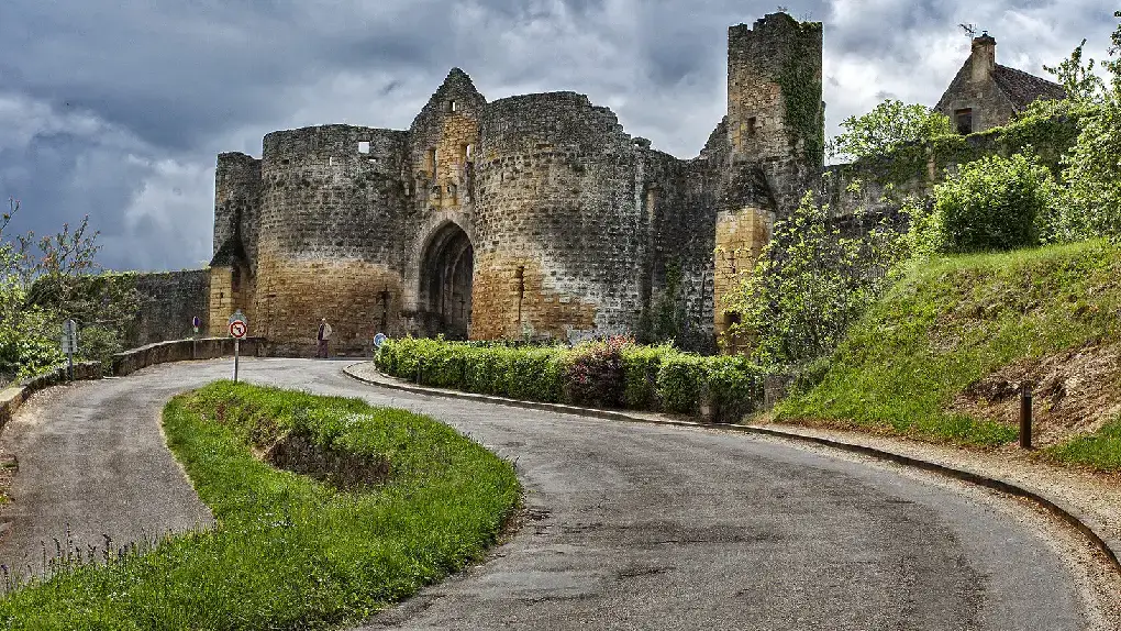 Domme Village in the Dordogne - La Perle de Domme