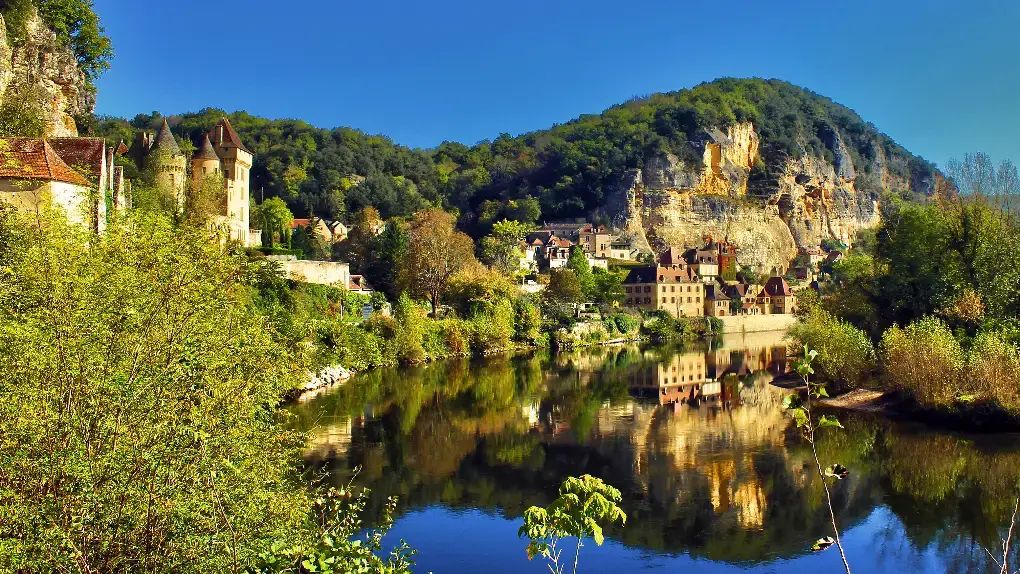 La Roque-Gageac, France | Villages in the Dordogne | La Perle de Domme