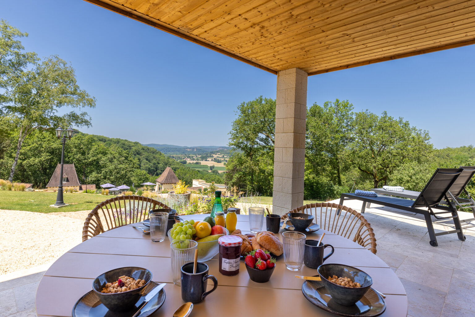 breakfast at villa la perle de domme x